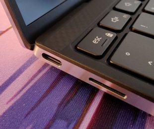 Banyak laptop modern hanya memiliki satu port USB-C.